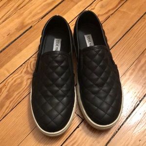 Steven Madden ECENTRCQ Black Slip Ons